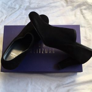 Brand new Stuart Weitzman suede shoes.